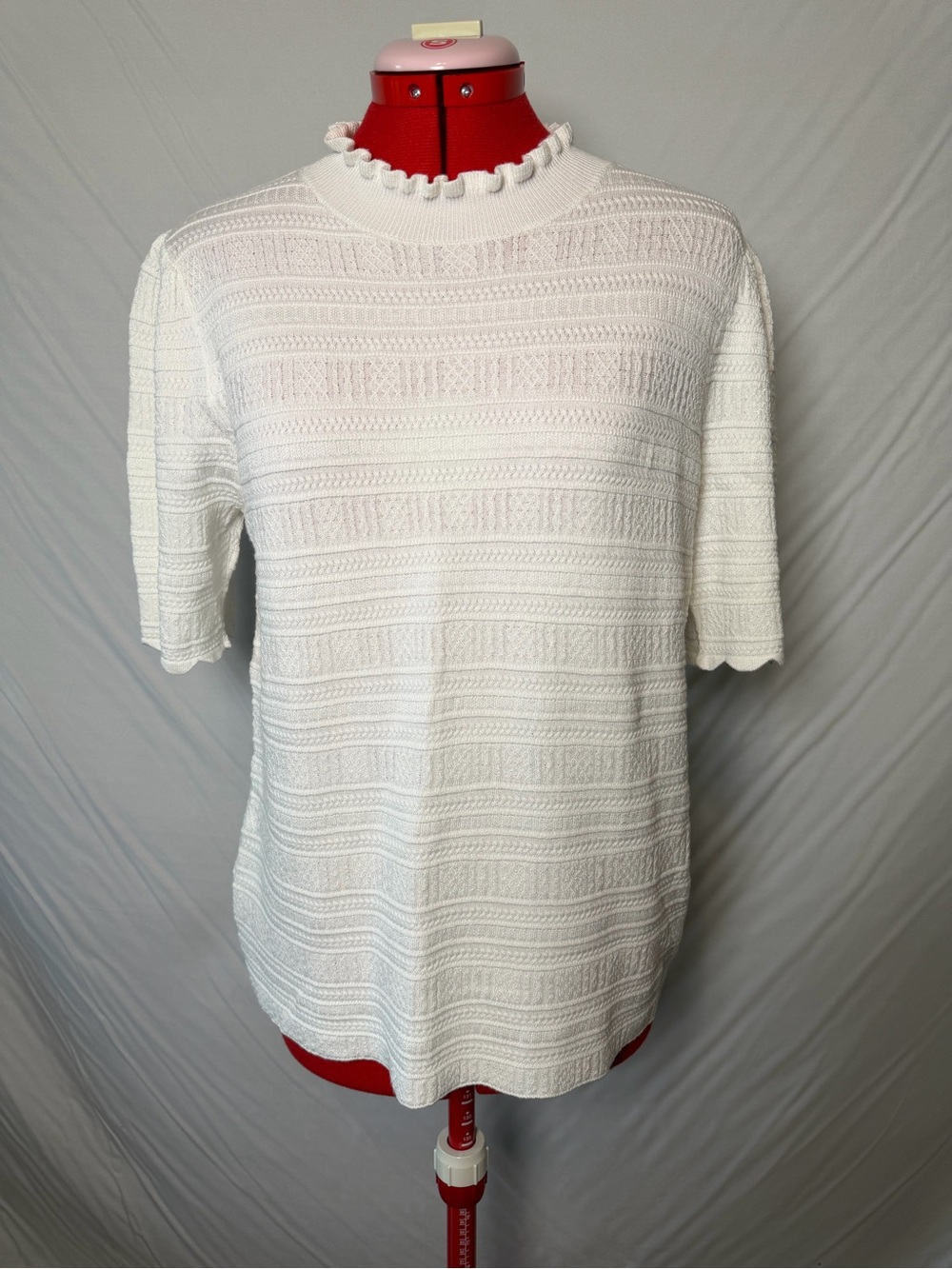 Ann Taylor Factory White Textured Knit Short Sleeve Top…Large